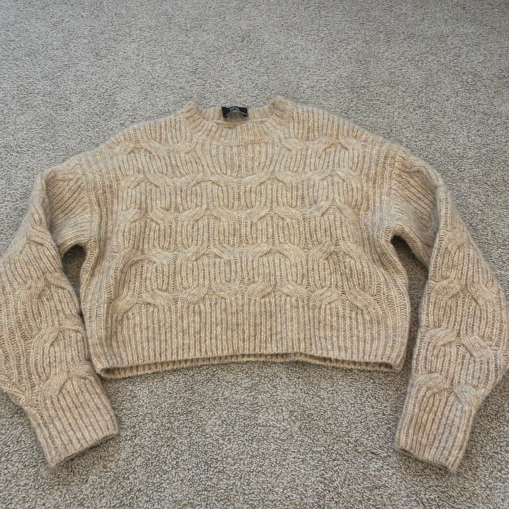 Cozy Cable Knit Crewneck Sweater - Beige wool